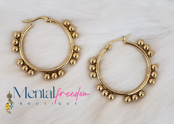 Round separate stud earrings